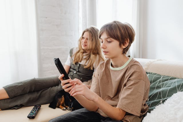 Empower children with prosthetic limbs to become more independent. Discover strategies to boost confidence, mobility, and self-reliance