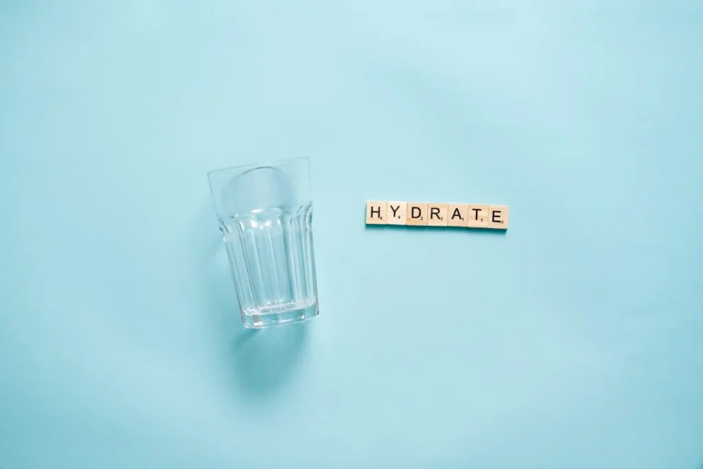 Hydration plays a crucial role in managing appetite, digestion, and overall recovery after limb loss. Many people do not realize that dehydration can lead to appetite fluctuations, energy crashes, and even increased feelings of hunger. For amputees, staying hydrated is even more important because it supports circulation, helps prevent swelling in the residual limb, and aids in digestion.
