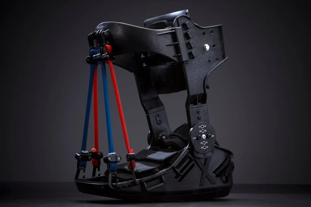 Partial foot amputations present unique challenges in prosthetic design. Unlike below-knee or above-knee prosthetics, partial foot prosthetics must provide stability while allowing for natural movement of the remaining foot. 