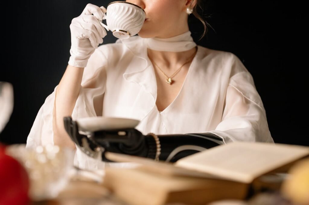 Lightweight Prosthetic Hands for Petite Women: How to Choose